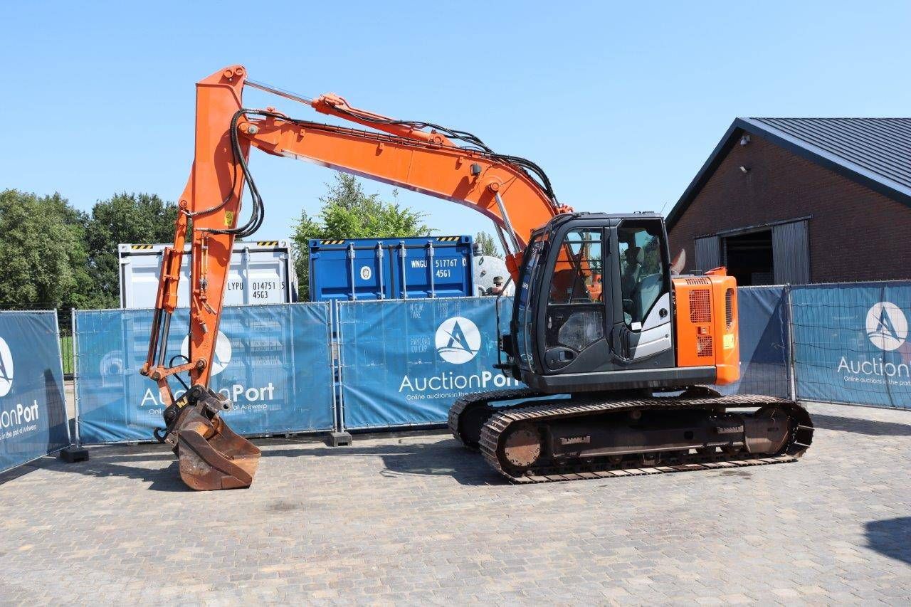 Rupsgraafmachine Hitachi ZX135US-5B Diesel 100pk 2016