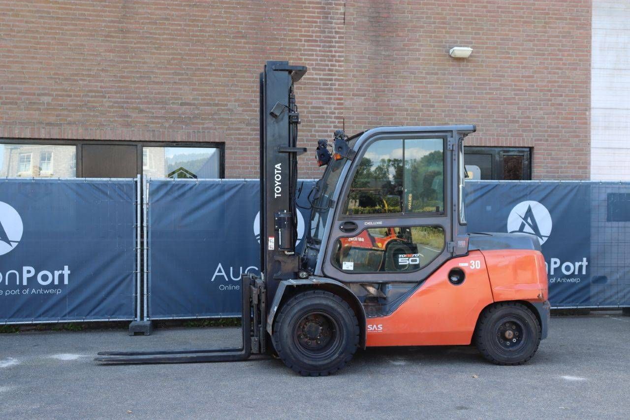Forklift Toyota 40-8FD50N Diesel 5000kg 4.0m 2015