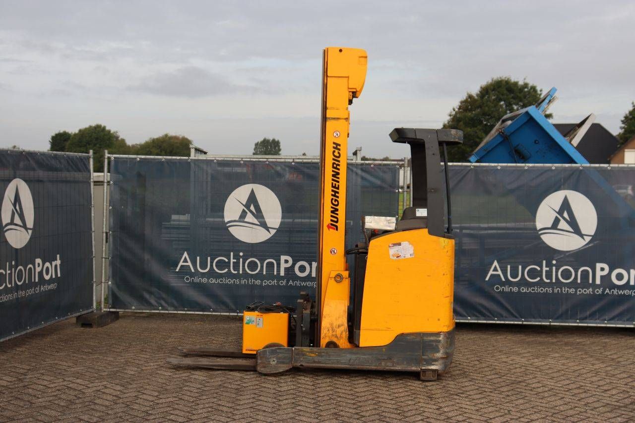 Jungheinrich ETV 214 Elektro-Schubmaststapler 1400 kg 7,1 m