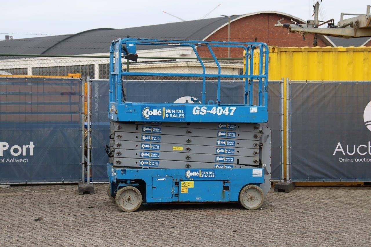 Scissor Lift Genie GS-4047 Electric 13.7m 2016