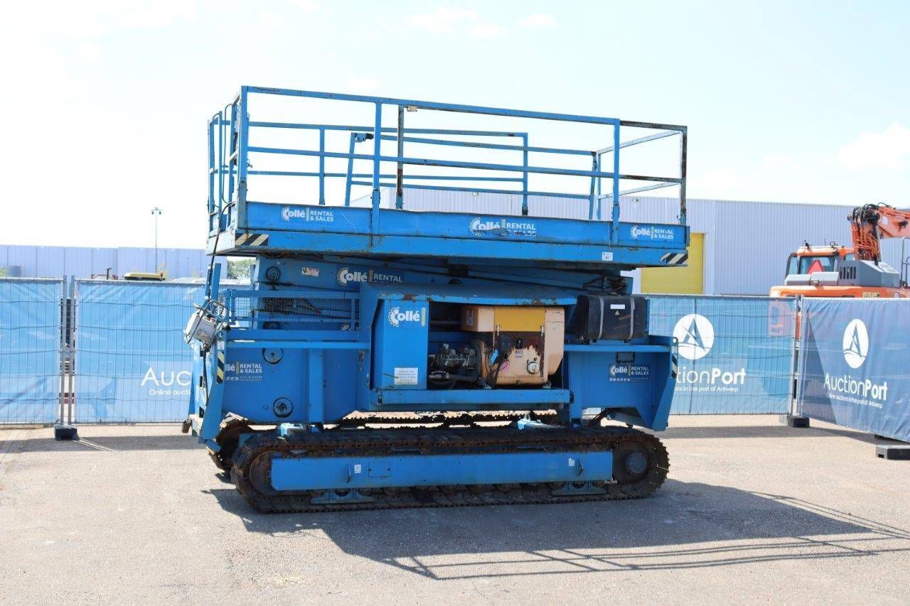 Scissor lift Holland Lift Q135DL24TR Diesel 500kg 14m 2003