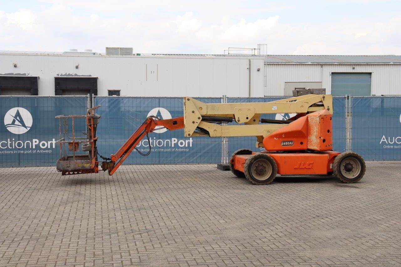Articulating boom lift JLG E450AJ Electric 230kg 15.7m 