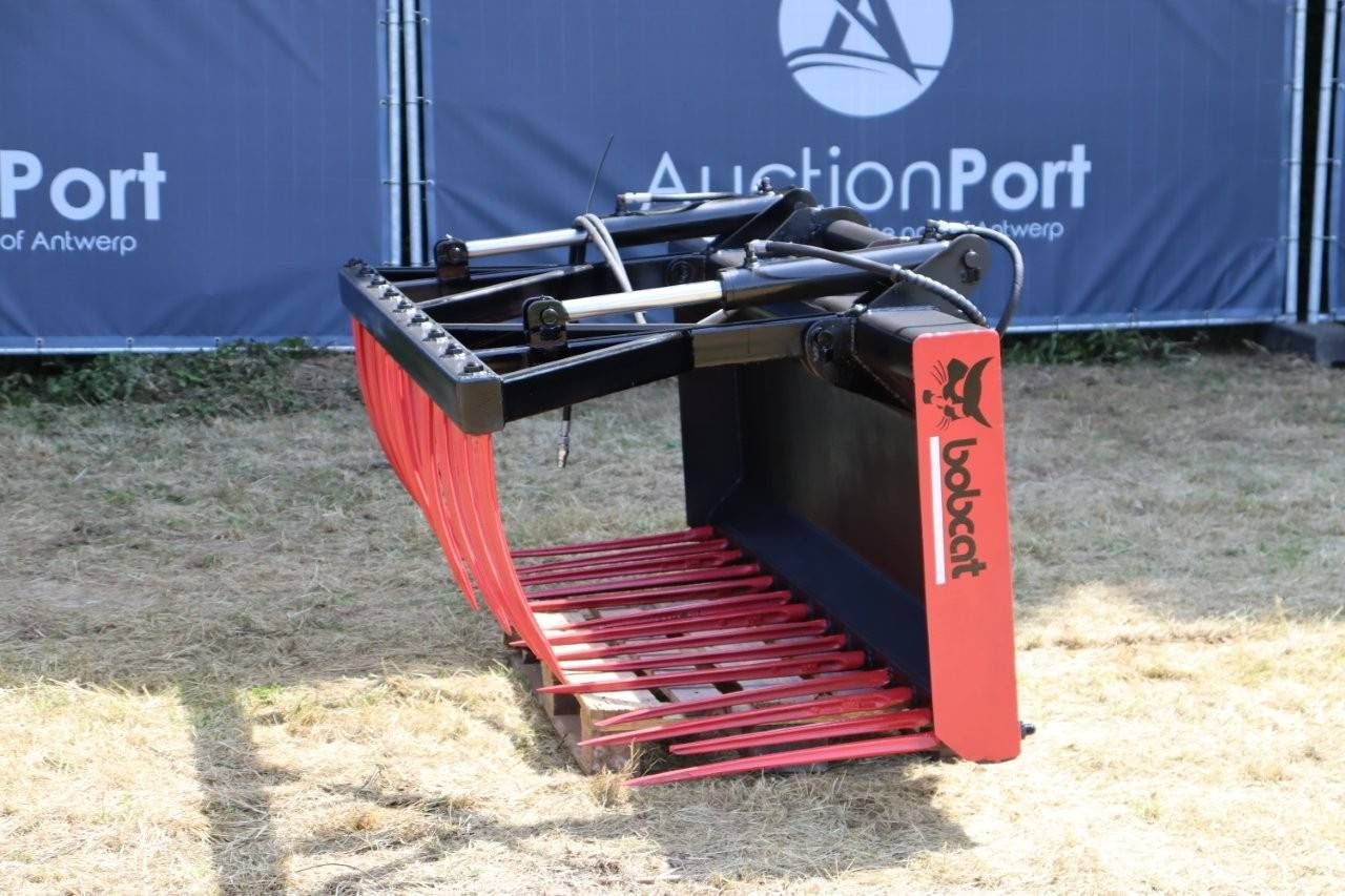 Manitou Bobcat manure fork