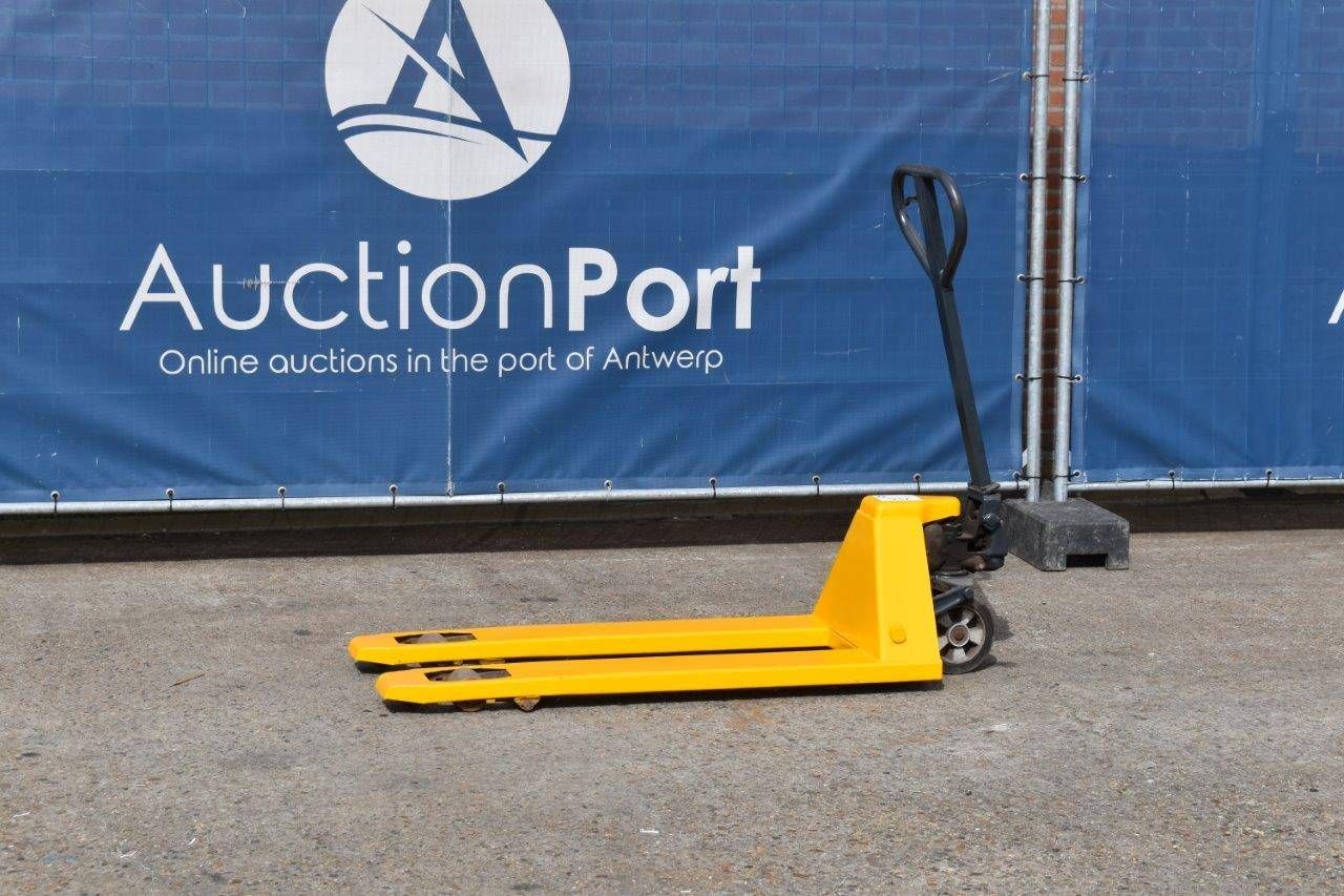 Hand pallet truck 