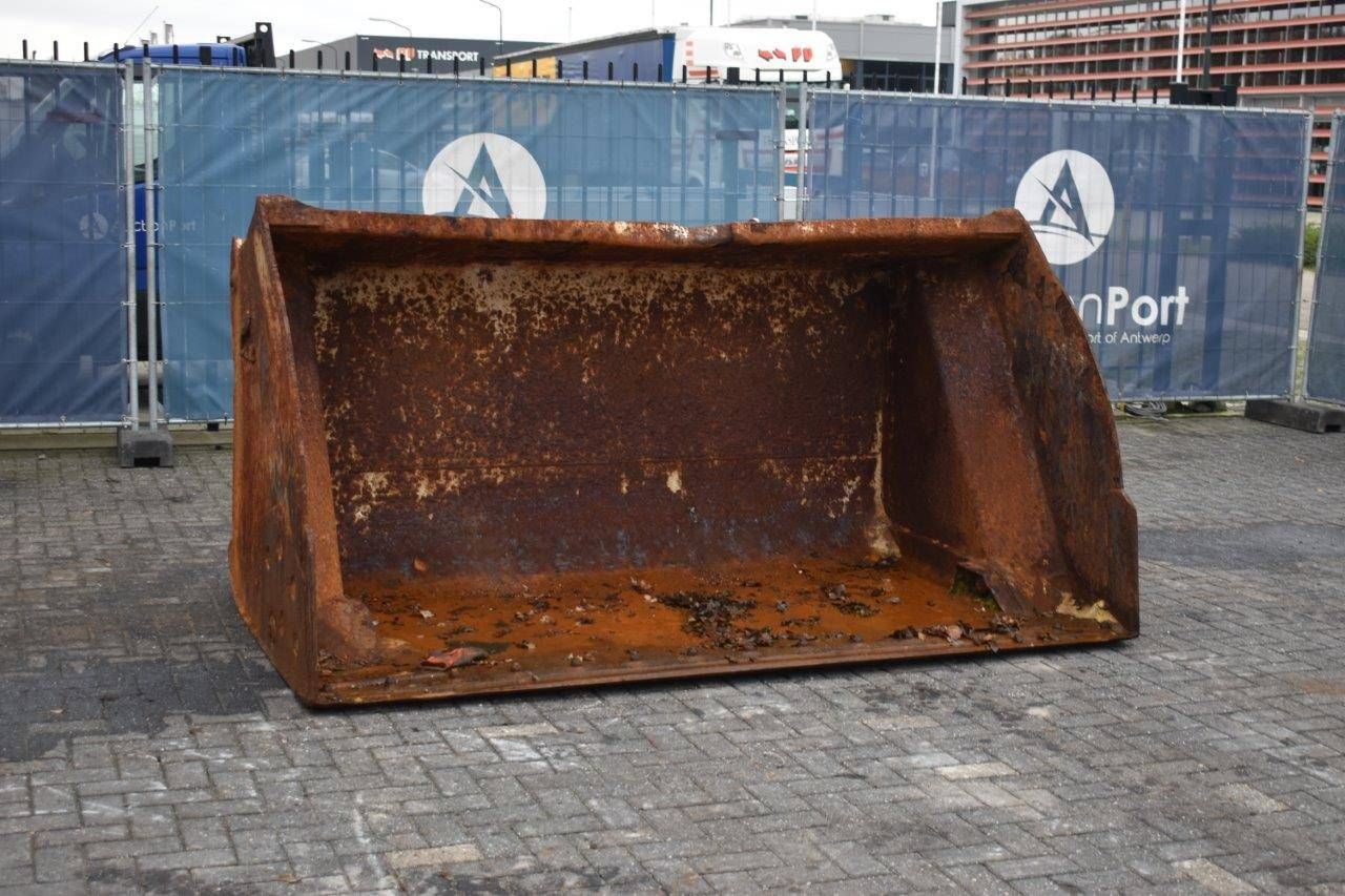 Digger bucket
