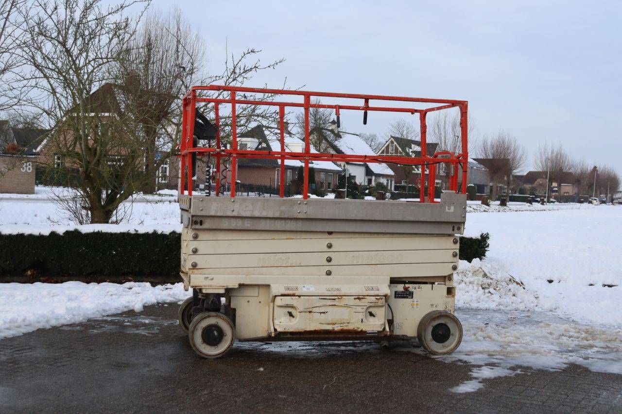 JLG 2646ES Electric Scissor Lift 9.92m 2014