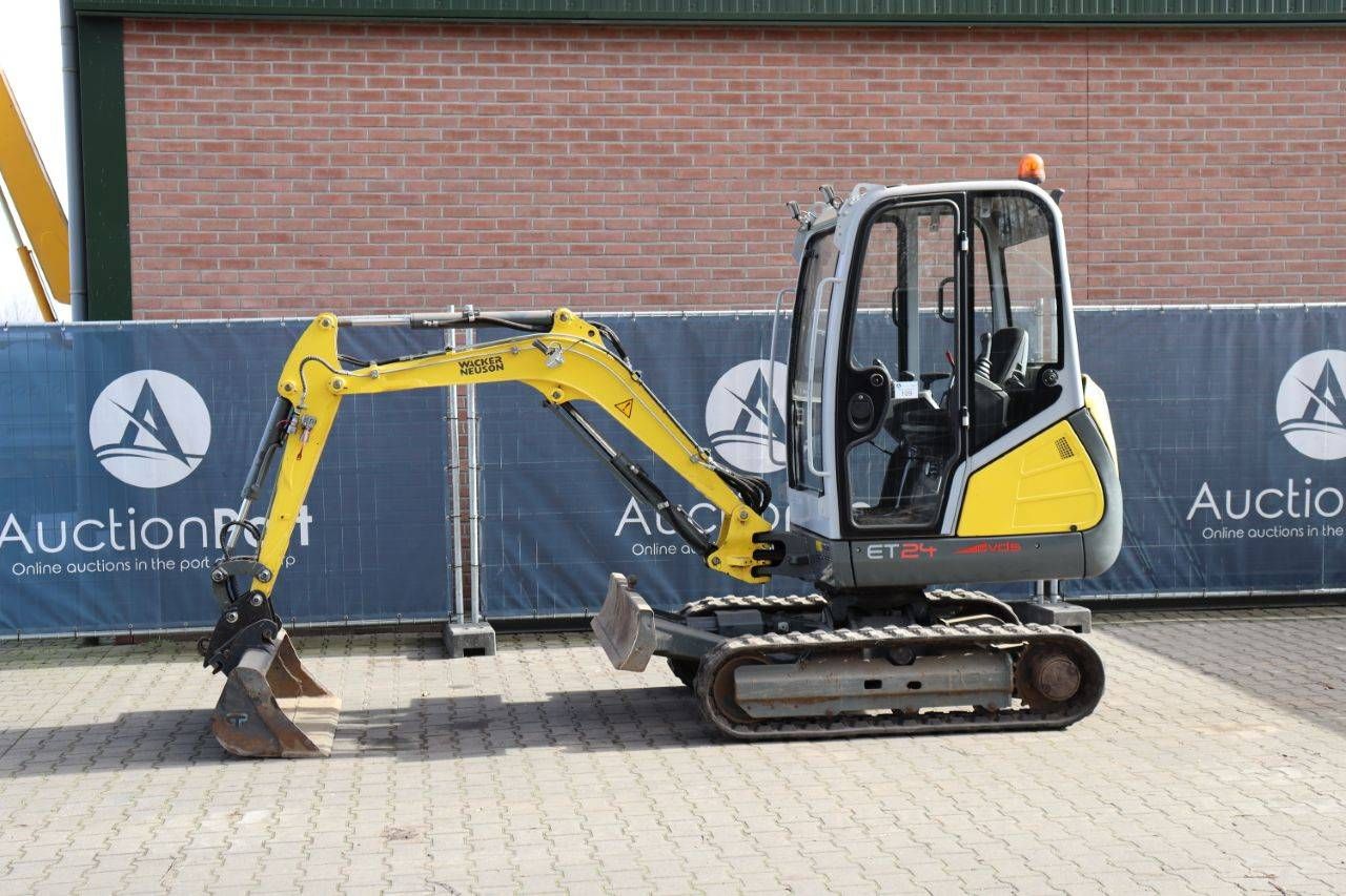 Mini excavator Wacker Neuson ET24 Diesel 2017