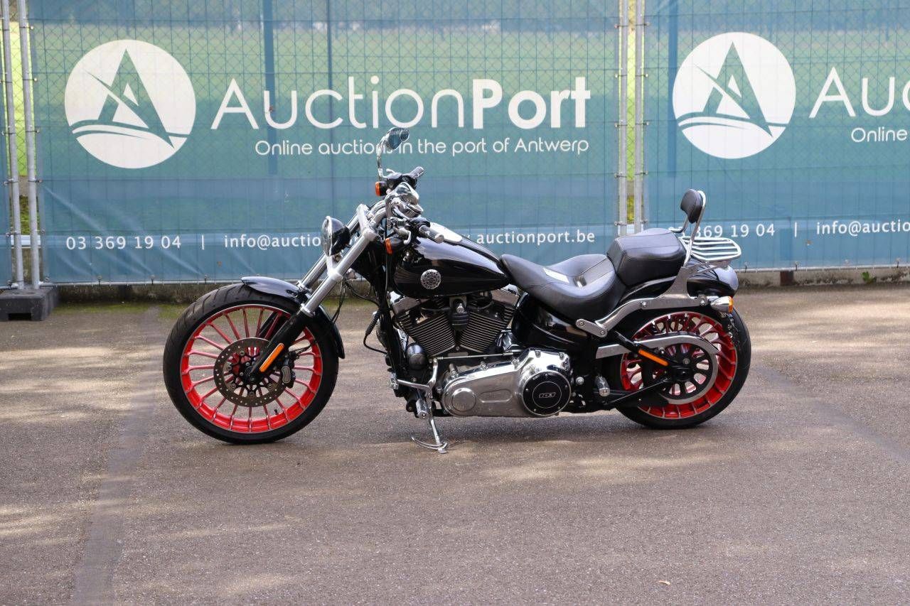 Motor Harley-Davidson BREAKOUT SOFTAIL Benzine 2015