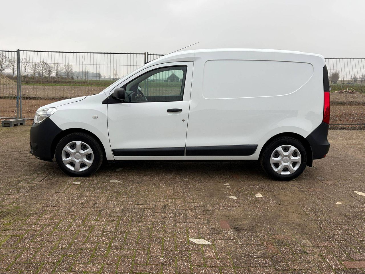 Van Dacia Dokker 1.5 CDI 90 Ambiance Diesel 2015 (Margin)