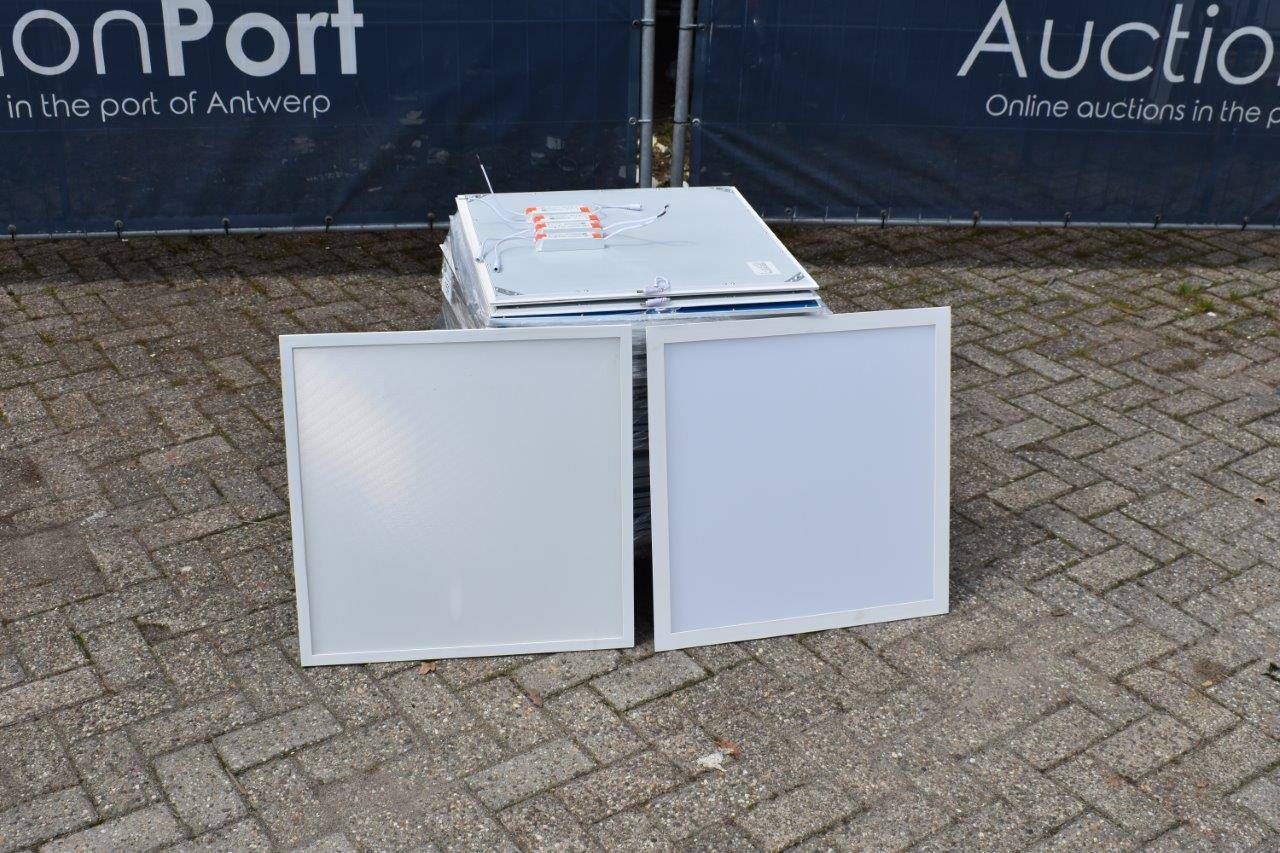 Paneles LED Architech Asti Panel 620x620mm 51 Piezas