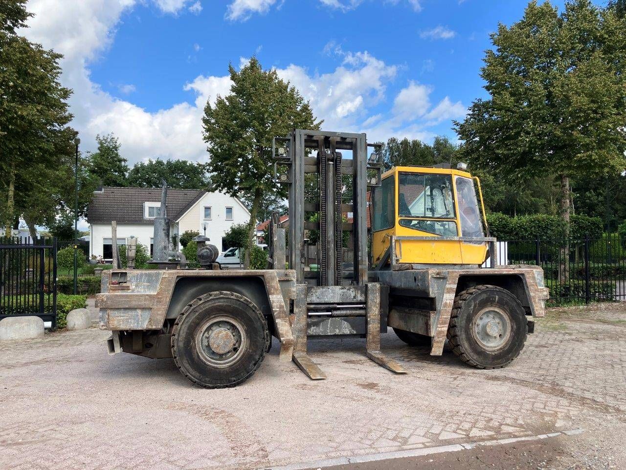 Side loader Baumann GX100/14 Diesel 10000kg