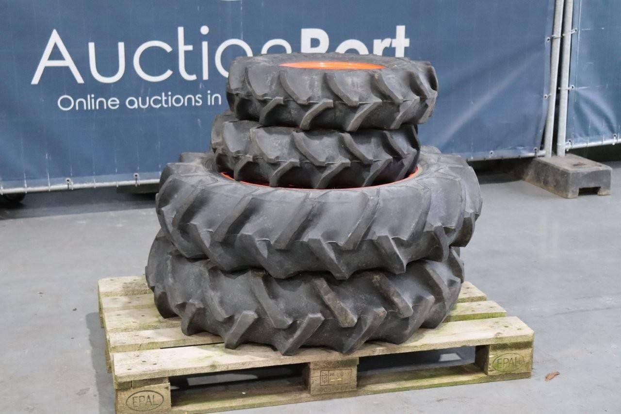Lot Tires Bridgestone DH27845-1 K9601