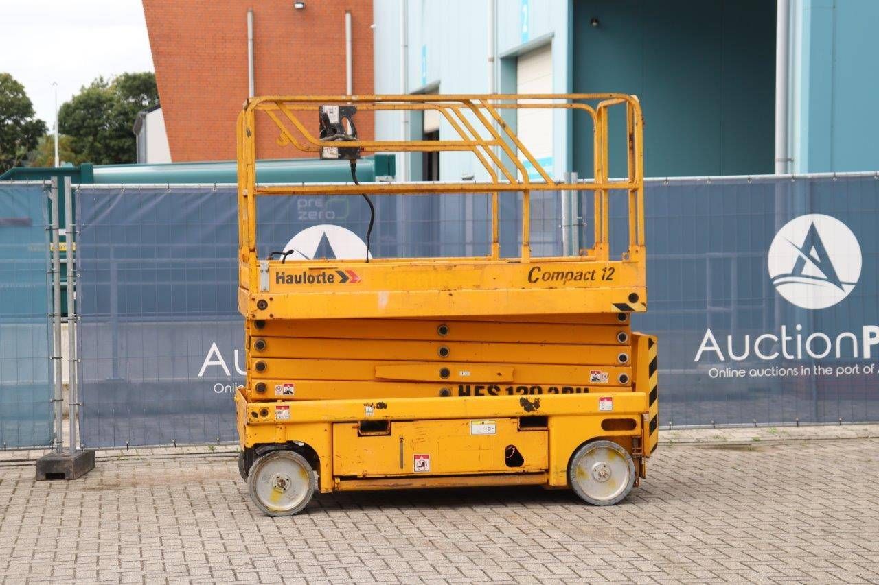 Scissor lift Haulotte Compact 12 Electric 300kg 11.75m 2007