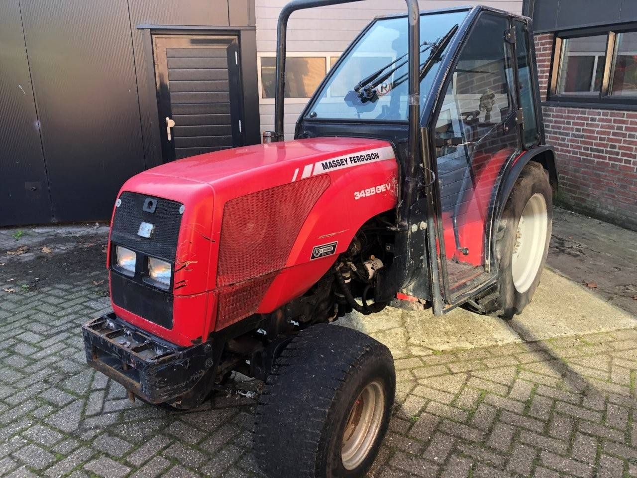 Tractor Massey Ferguson 3425 GEV Diesel