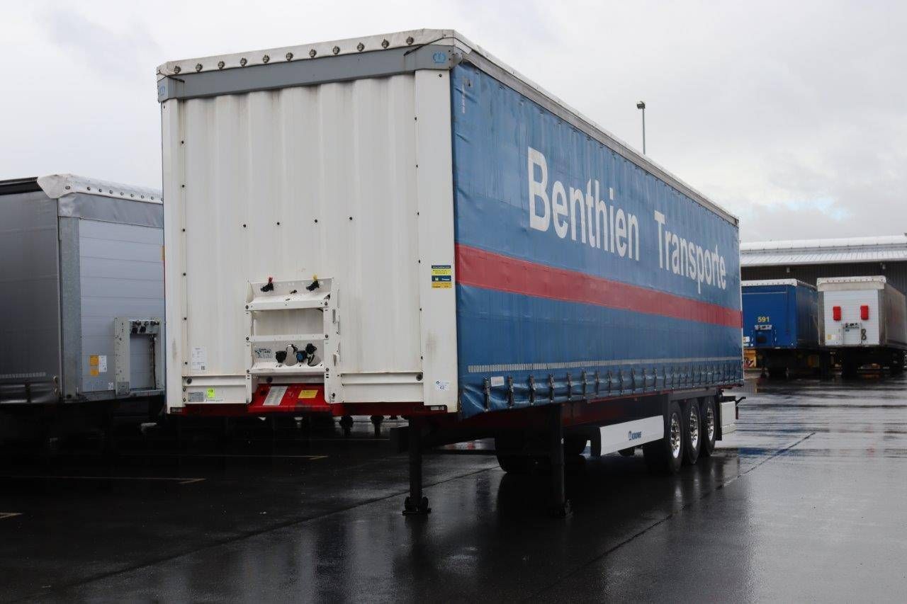 Sliding curtain semi-trailer Krone SD 2017
