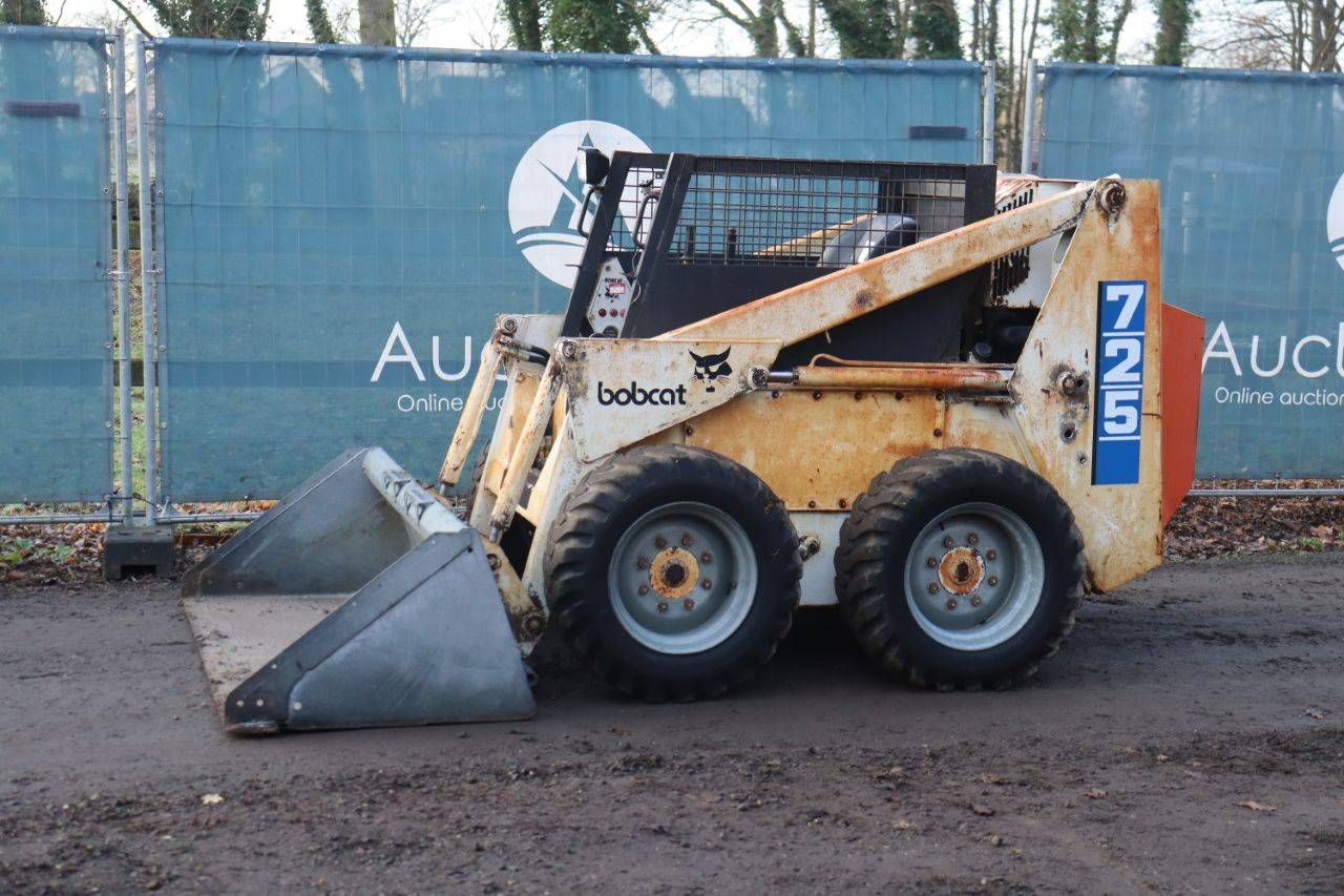 Skid steer loader Clark Bobcat 725 Diesel