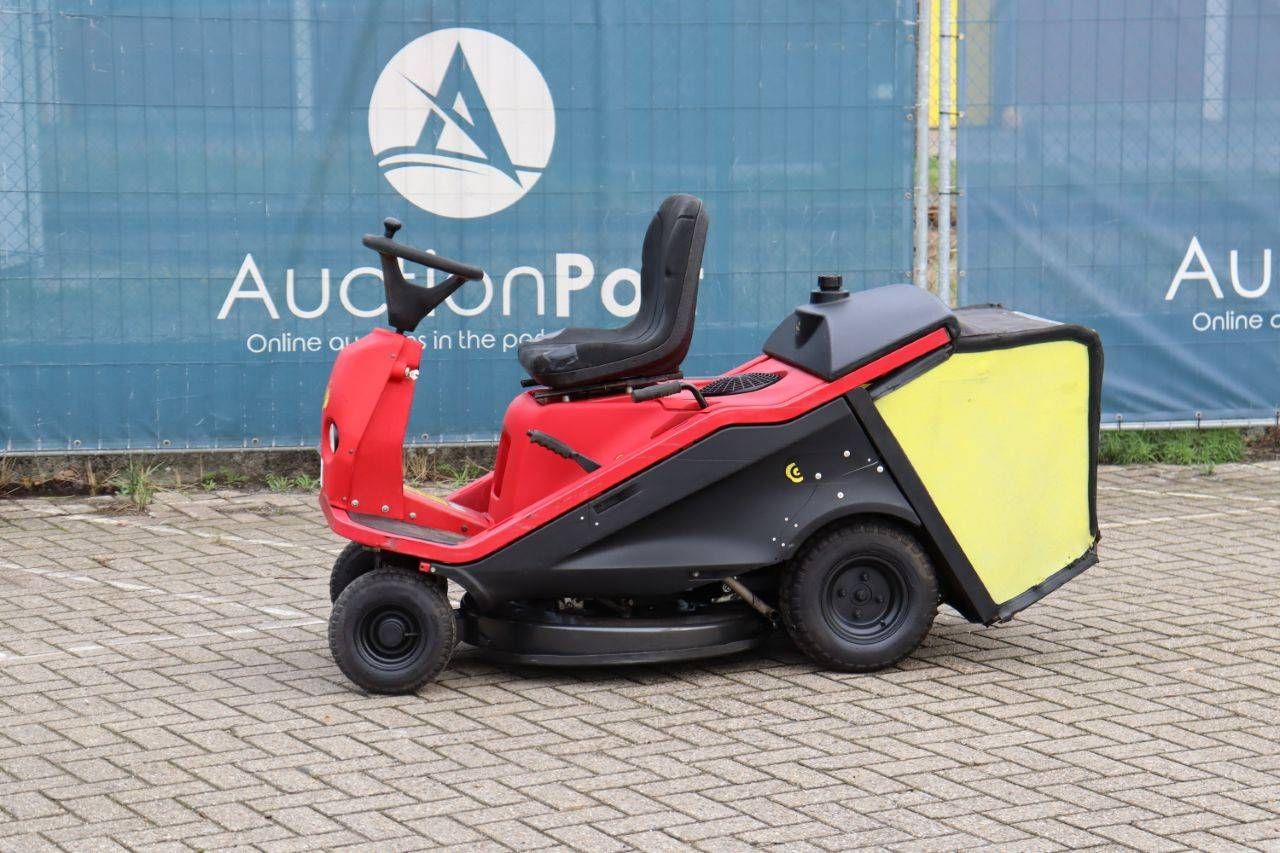 Giani Ferrari GTM Petrol 15.5 hp riding lawn mower