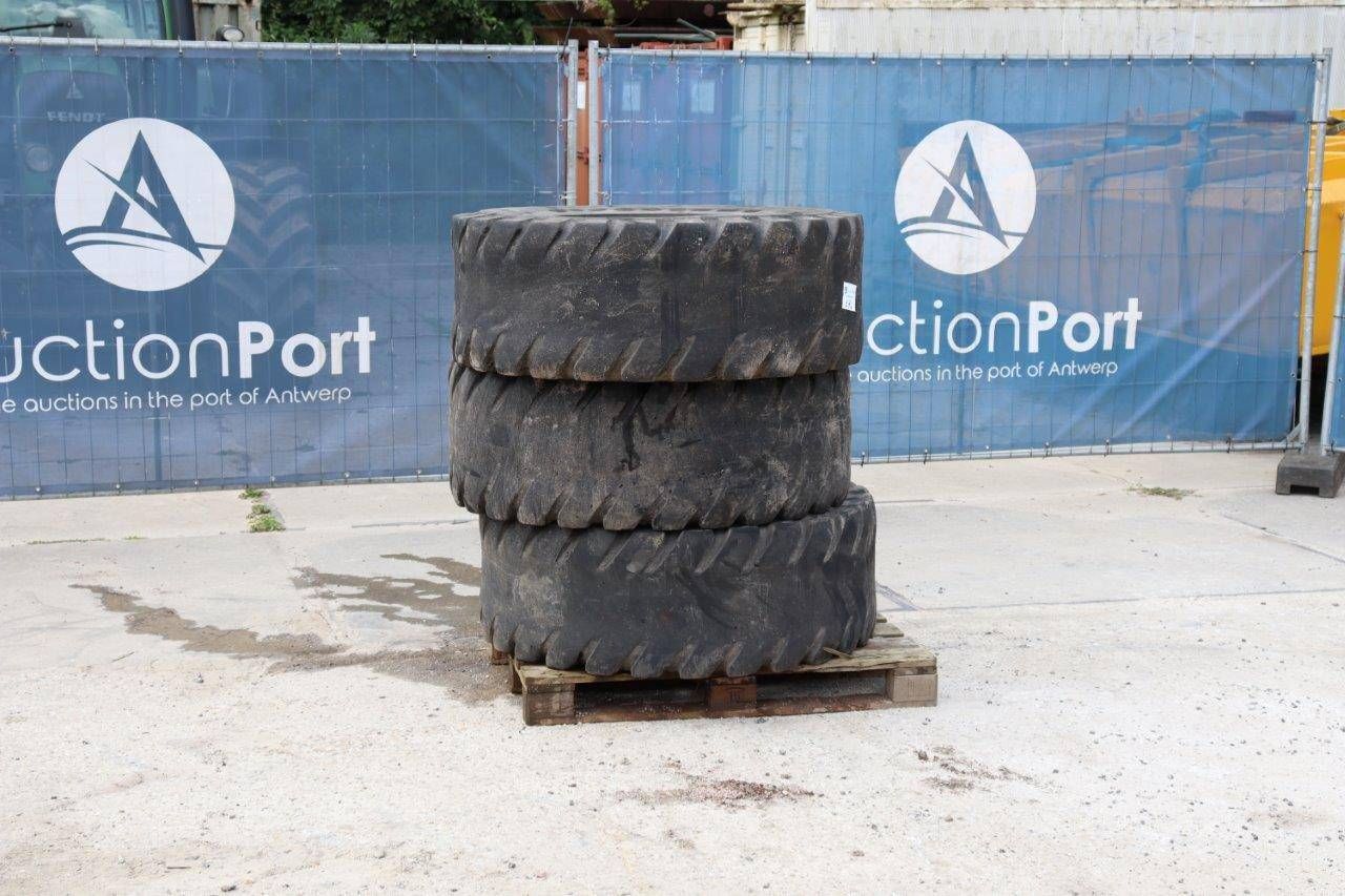 Set of tires Firestone 460/70R24 3 pieces