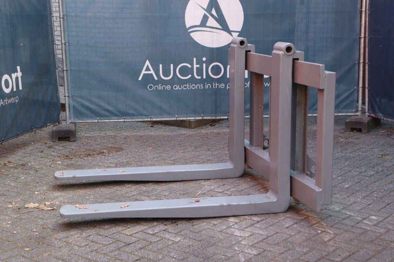 Heavy duty pallet fork for Volvo shovels