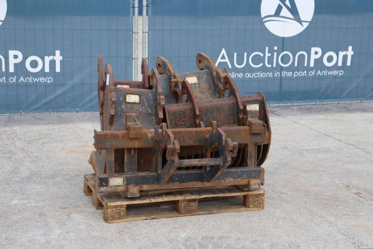 Batch of Excavator Buckets CW10