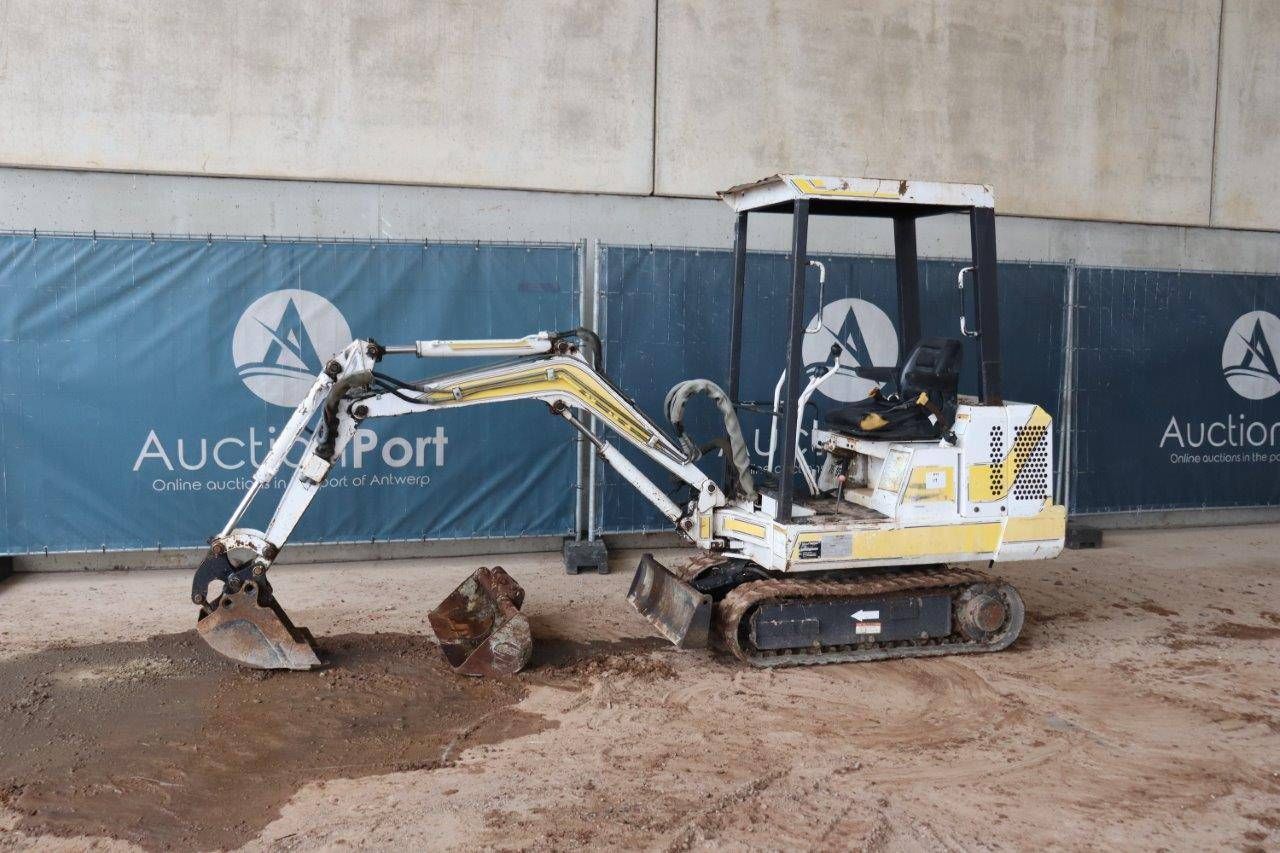 Mini digger Bobcat X 220 Diesel