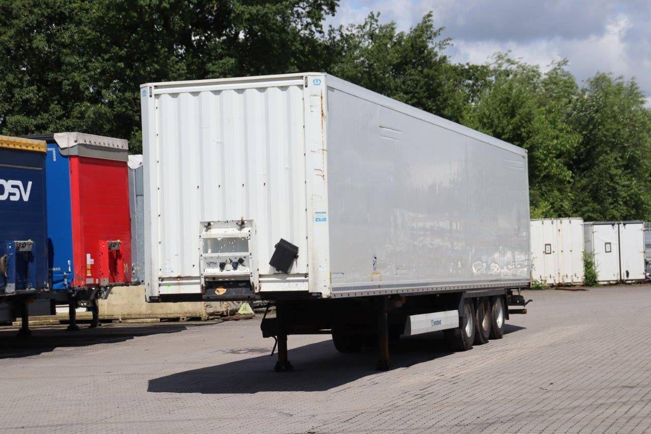 Closed Trailer Krone SD 2014
