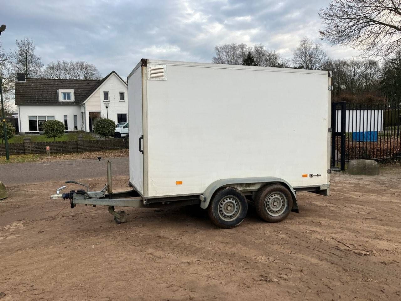 Closed trailer Hapert TA 2011