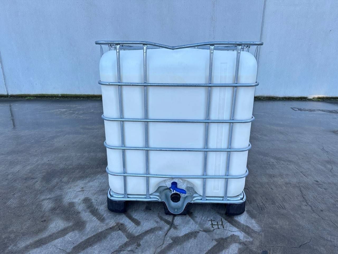 IBC Tank with Vehicle Shampoo New