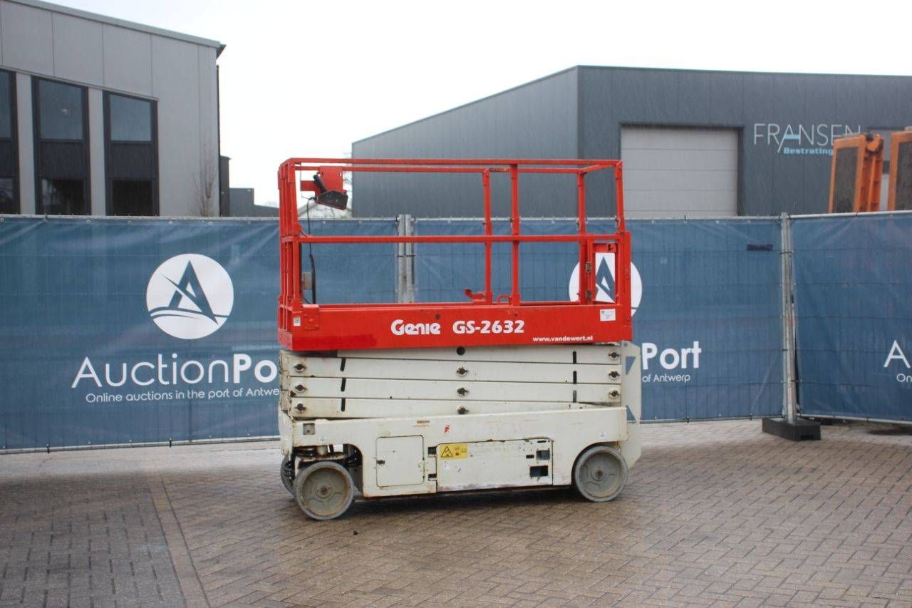 Scissor Lift Genie GS-2632 Electric 9.92m 2013