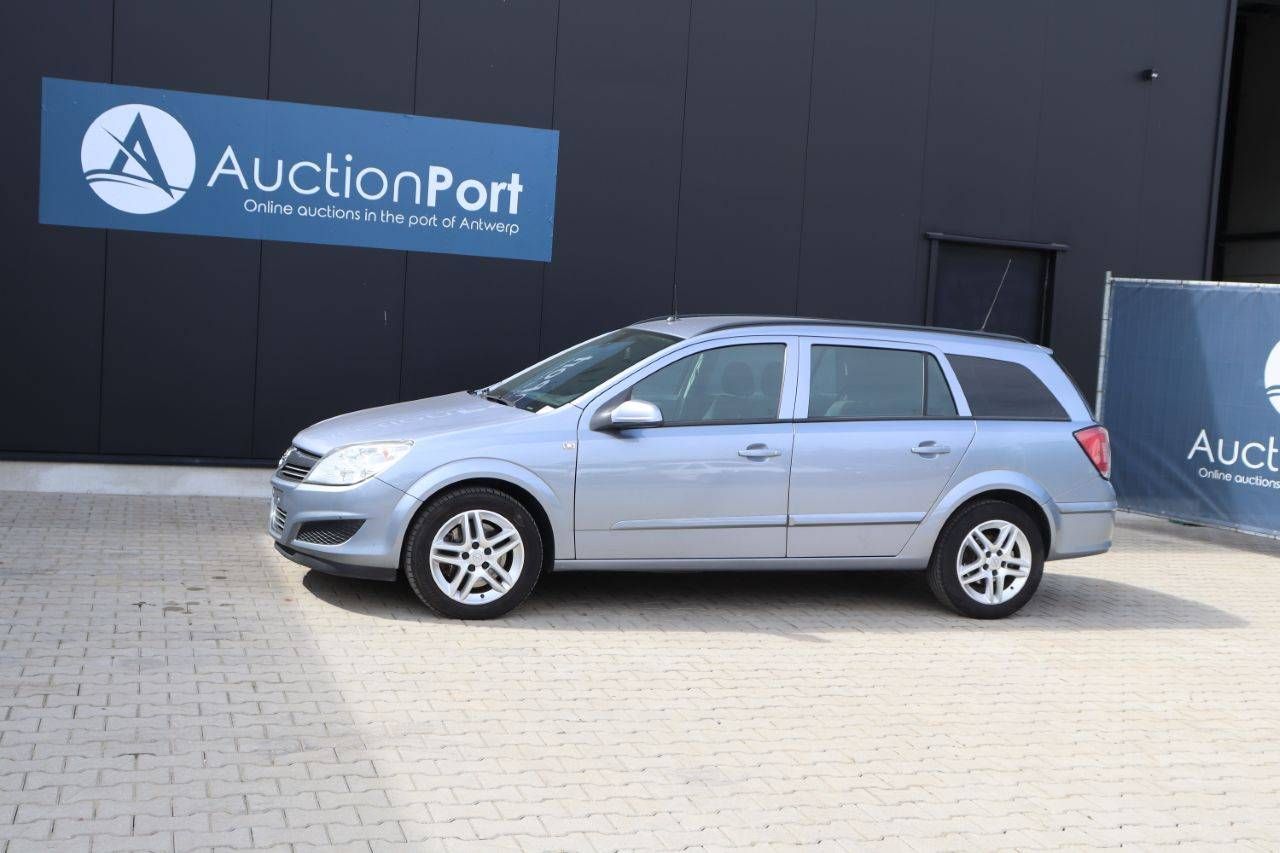 Passenger car Opel Astra Diesel 119hp 2007