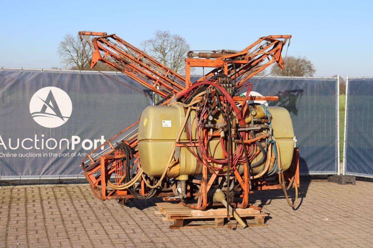 Field sprayer