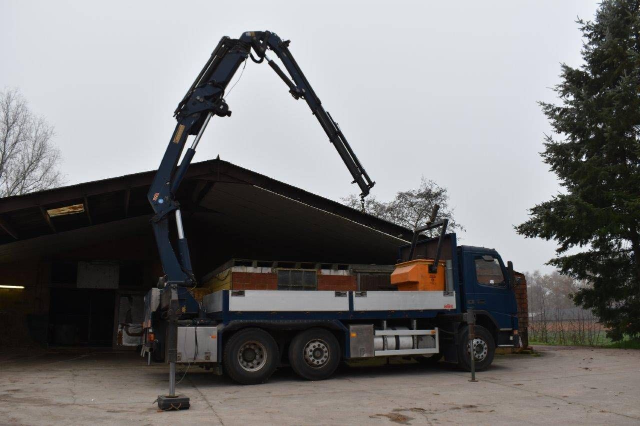 Truck Volvo with crane arm Diesel 2001
