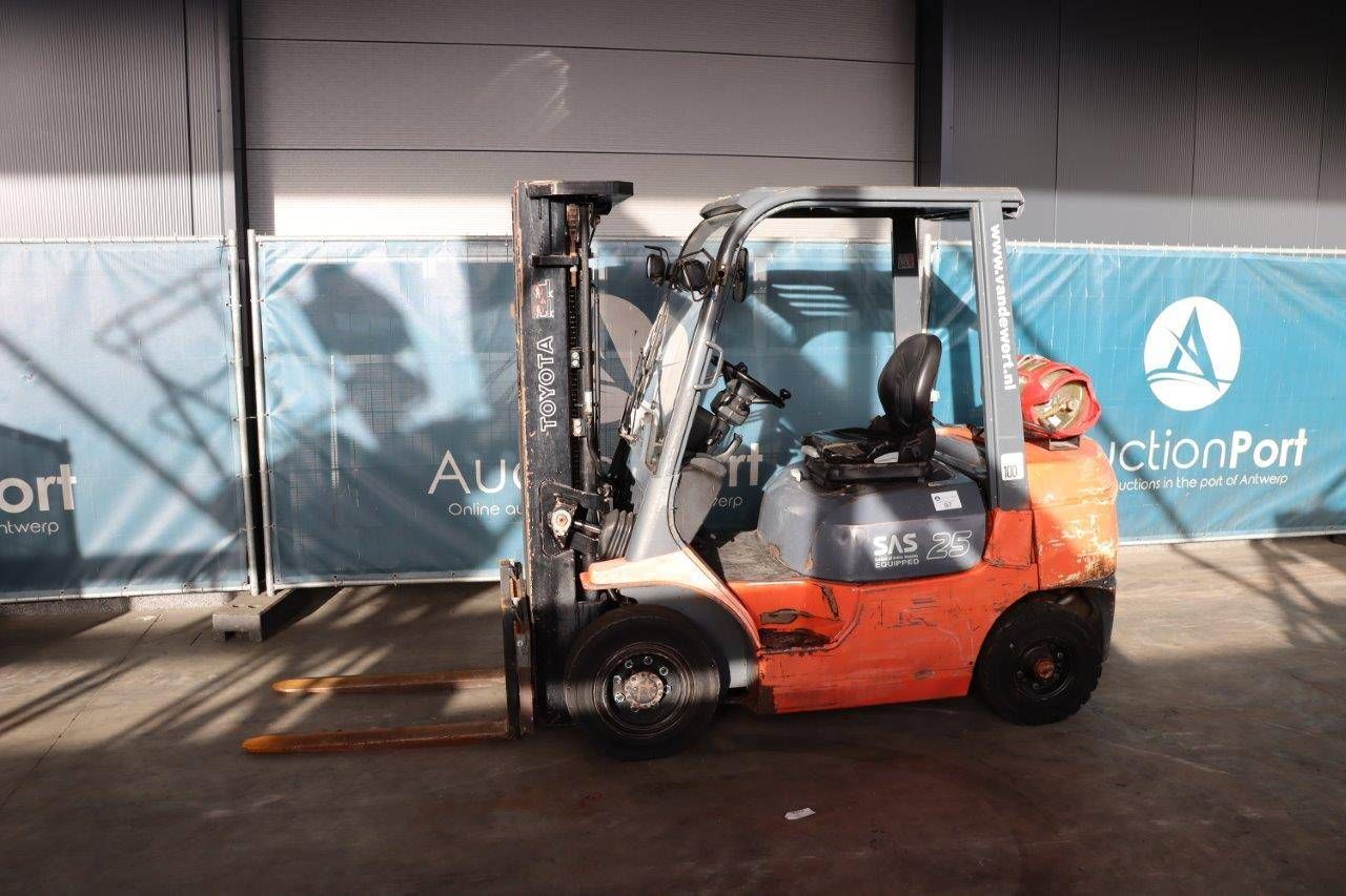 Forklift Toyota 42-7FGF25 LPG 2500kg