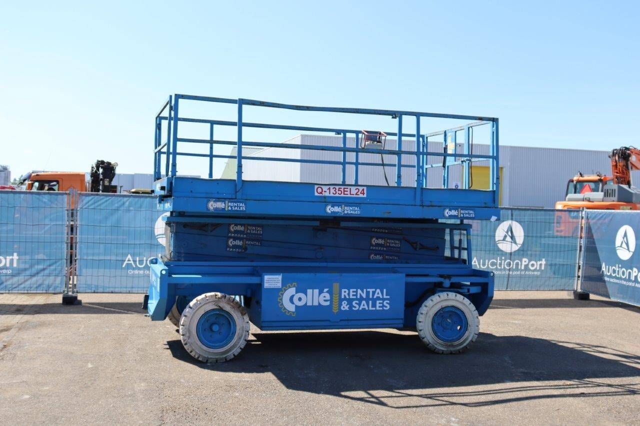Scissor lift Holland Lift Q135EL24 Electric 500kg 15.5m 2000