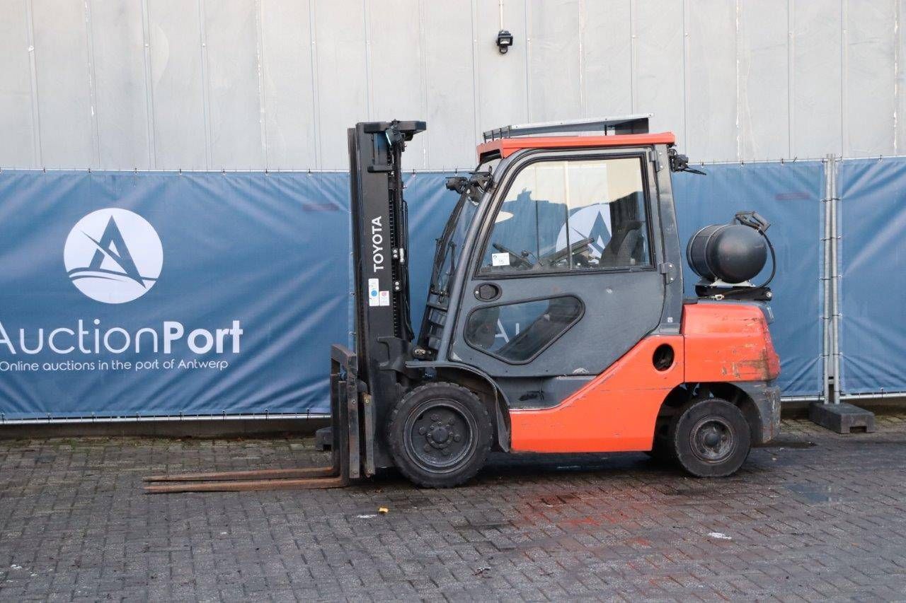 Chariot élévateur Toyota 06-8FG30F GPL 3000kg