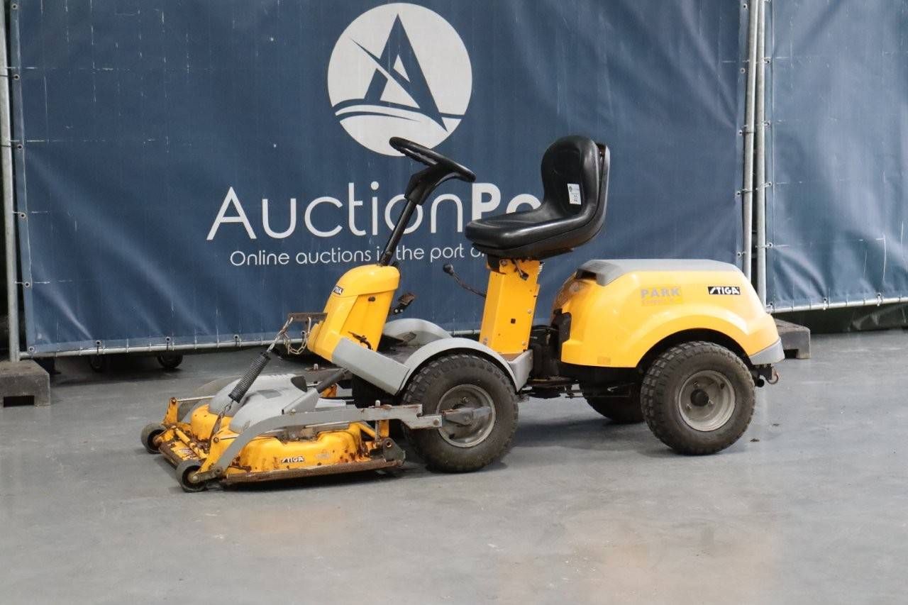 Stiga Park Compact 16 Petrol Riding Mower 2011