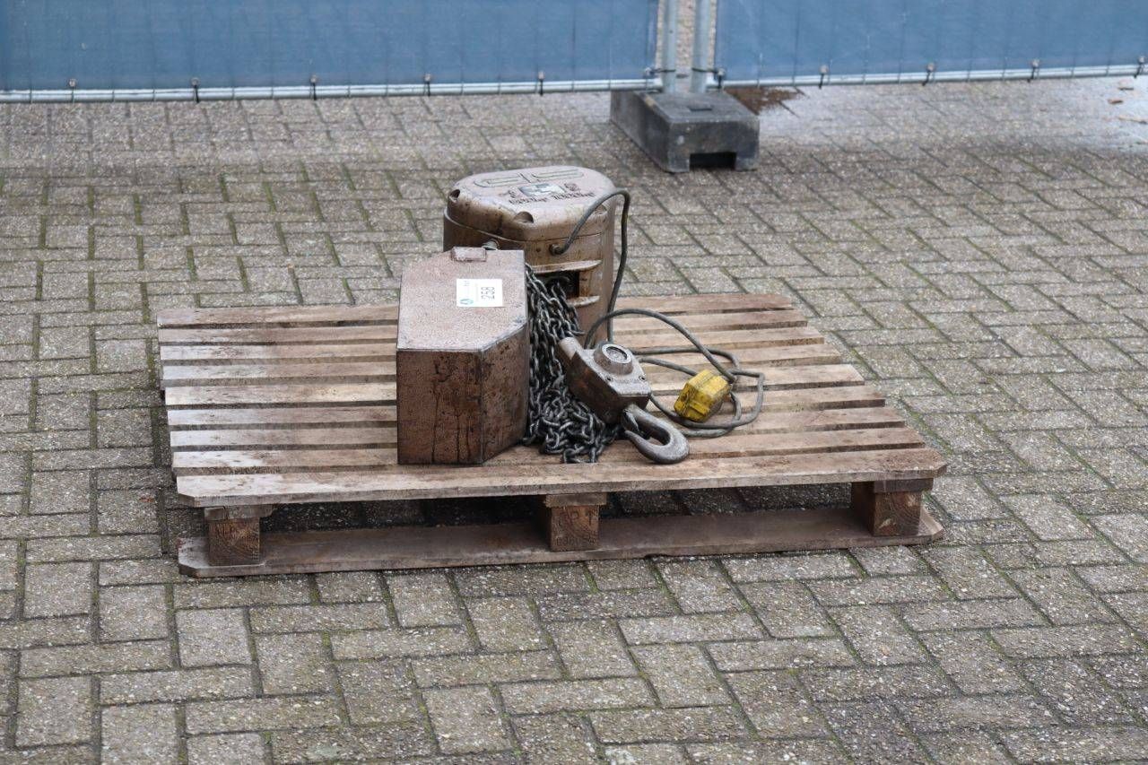 GIS Electric Chain Hoist 1976
