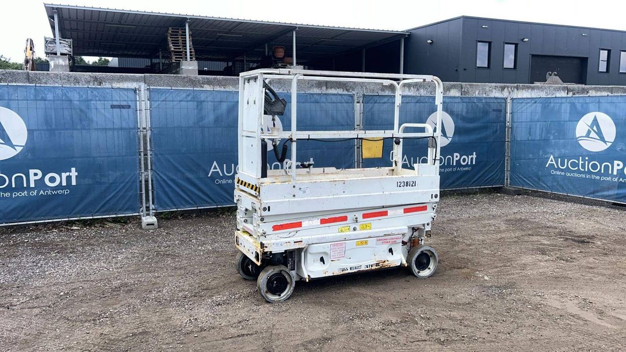 JLG 1930 ES Electric Scissor Lift 7.72m 2011