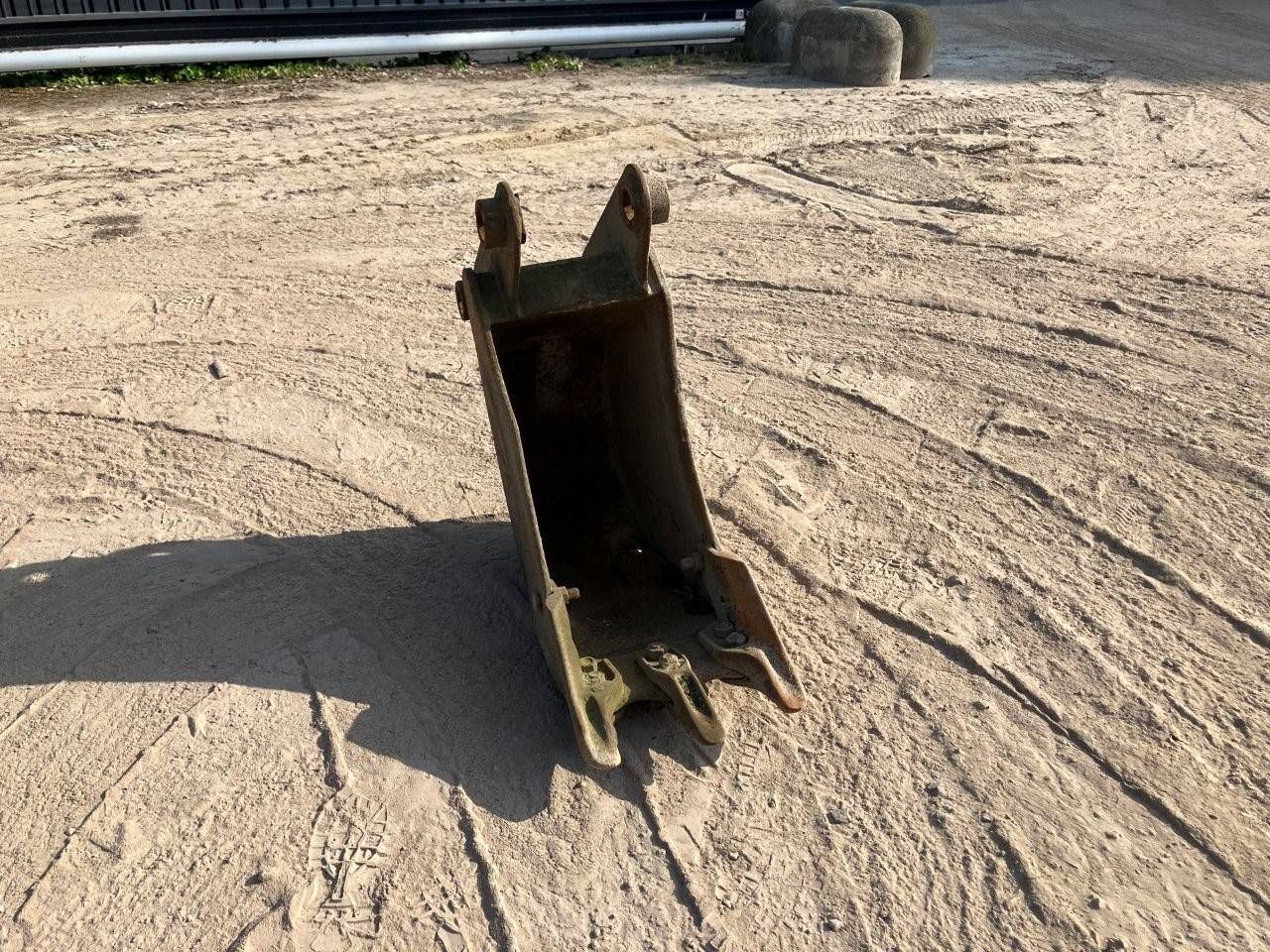 Excavator bucket 28cm