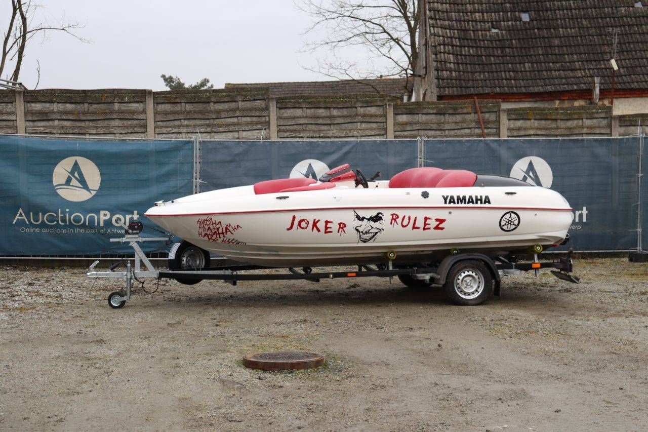 Yamaha EXT1200W Petrol 110hp Speedboat with trailer