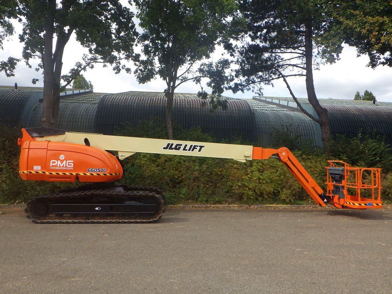 JLG 660SJC Diesel 22.03m Crawler Boom Lift 2011