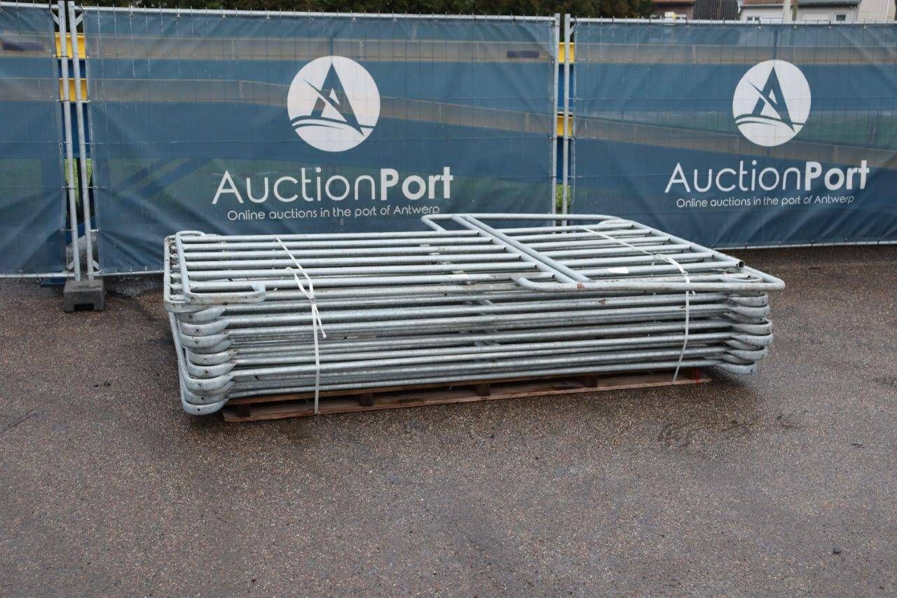 Panels – Lunging circle – Catch cage – Stables New