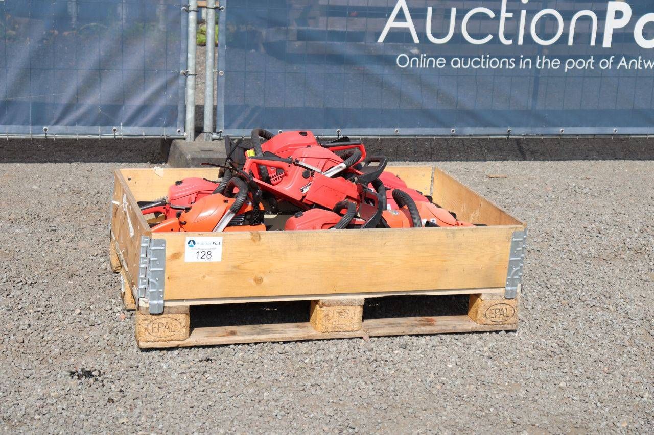 Batch of TopSun T6224 Petrol Chainsaws