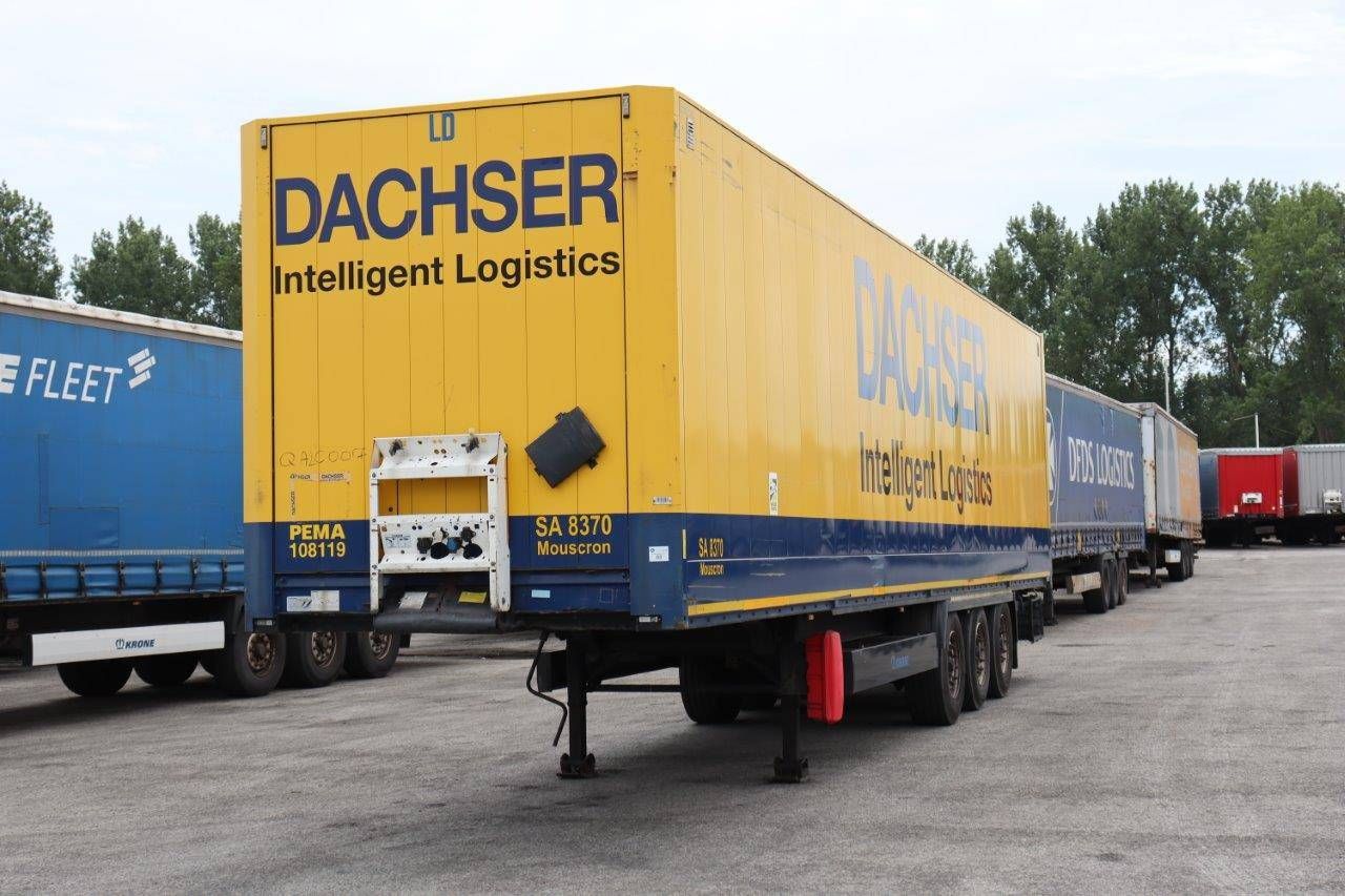 Closed Trailer Krone SD 2016