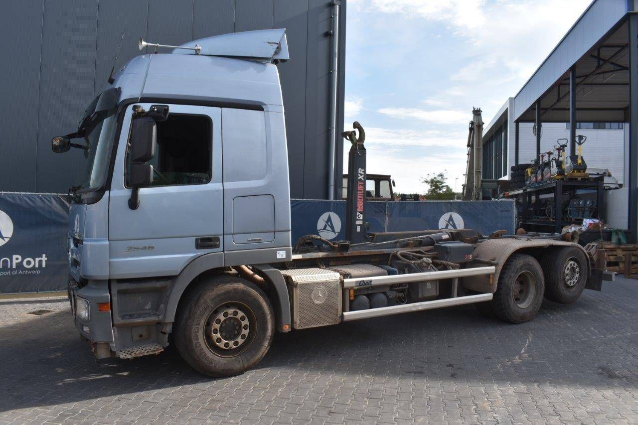 Truck Mercedes-Benz Actros 2546 Diesel with hook arm system