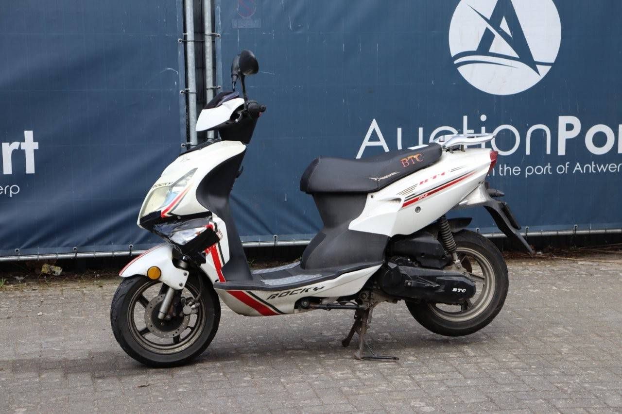 Scooter BTC BT49QT-12E Petrol 4hp 2014 (Margin)