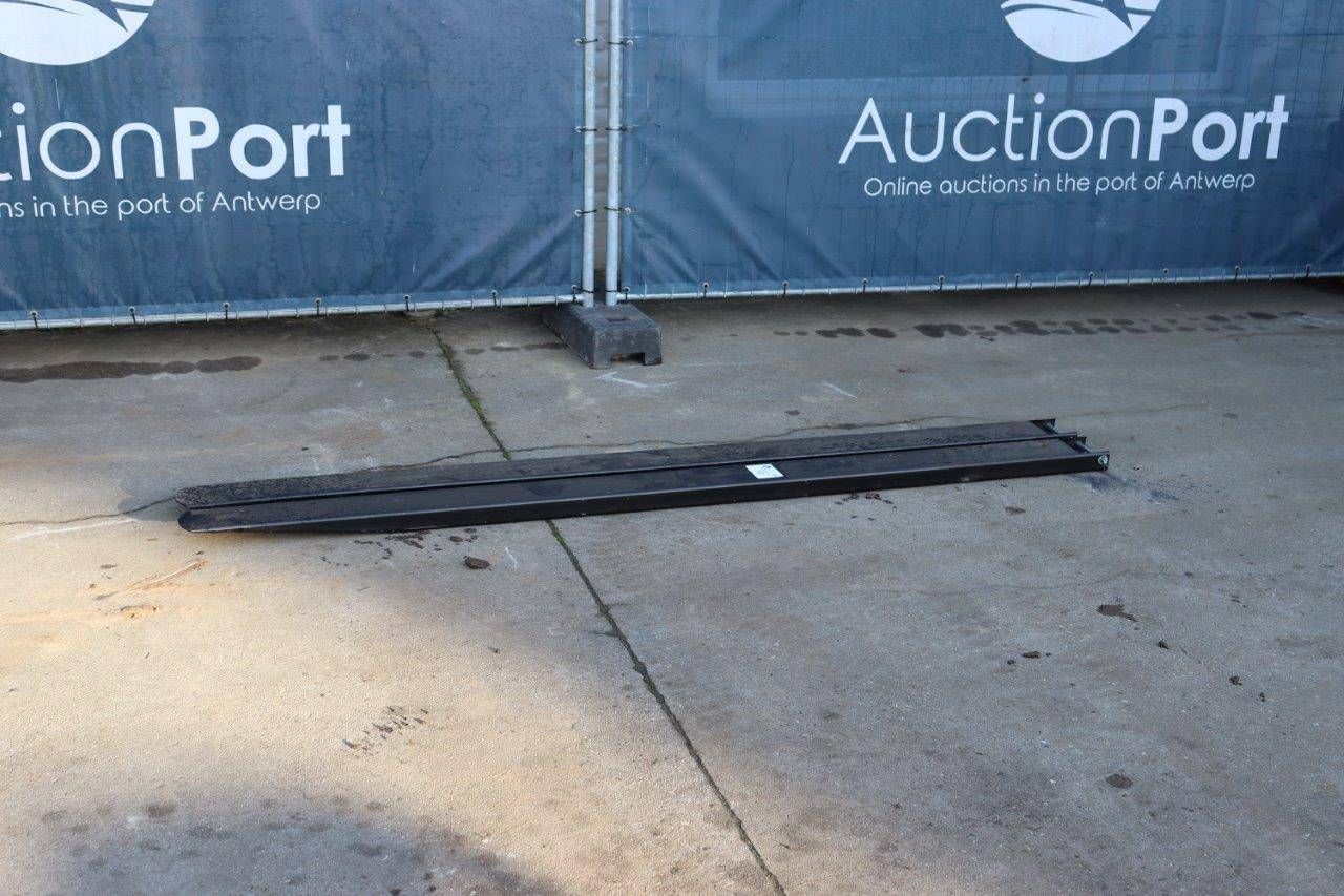 Extension forks for forklift