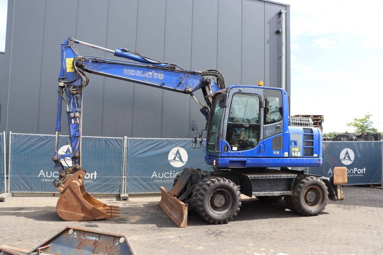 Wheel excavator Komatsu PW148-8 Diesel 2011