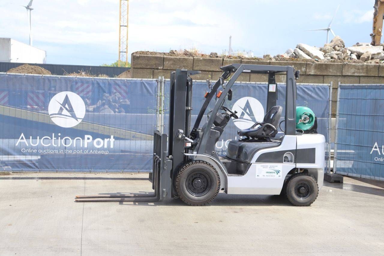 Forklift Nissan EBT-P1F2 LPG 2450kg 3.0m 2013