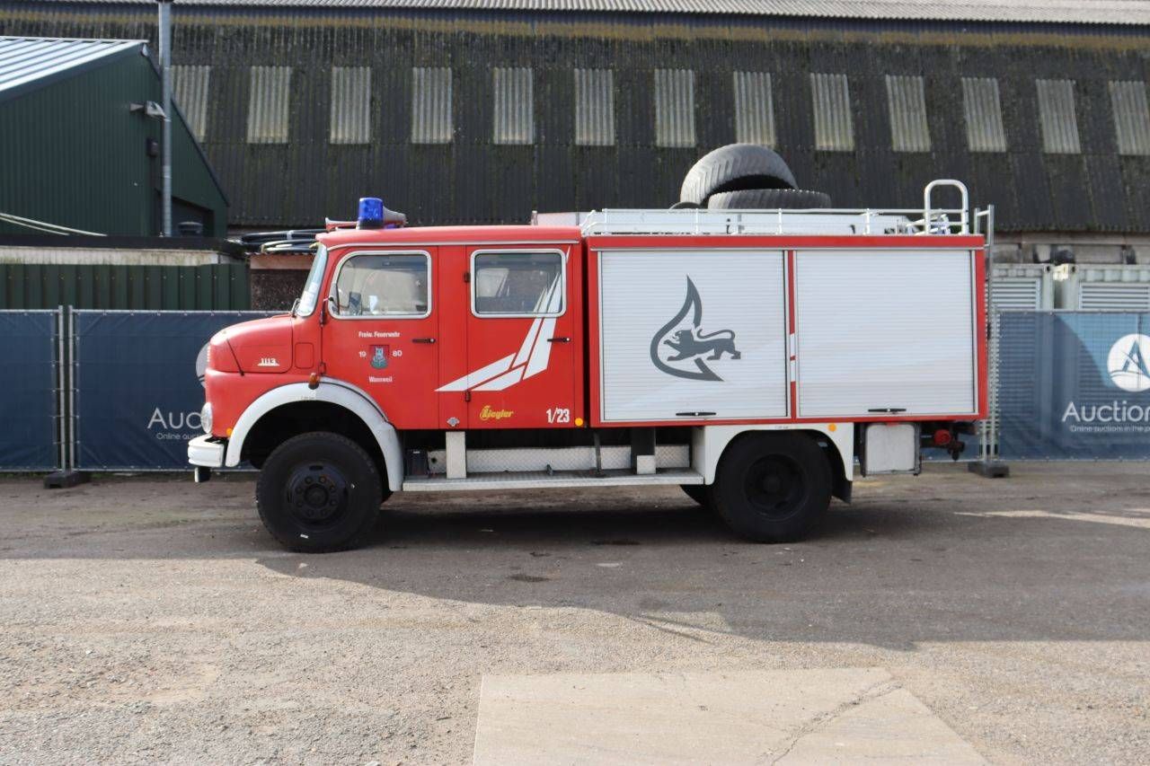 Camion de pompiers Mercedes-Benz LAF1113 B Diesel 169 ch 1980